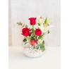 Pecera de rosas rojas y lilium